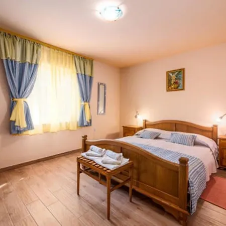 Luna Holiday home Mednjan